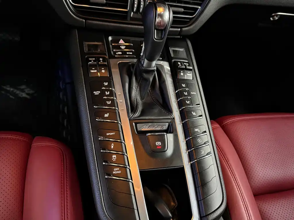 Porsche Macan 2019 — фото 14
