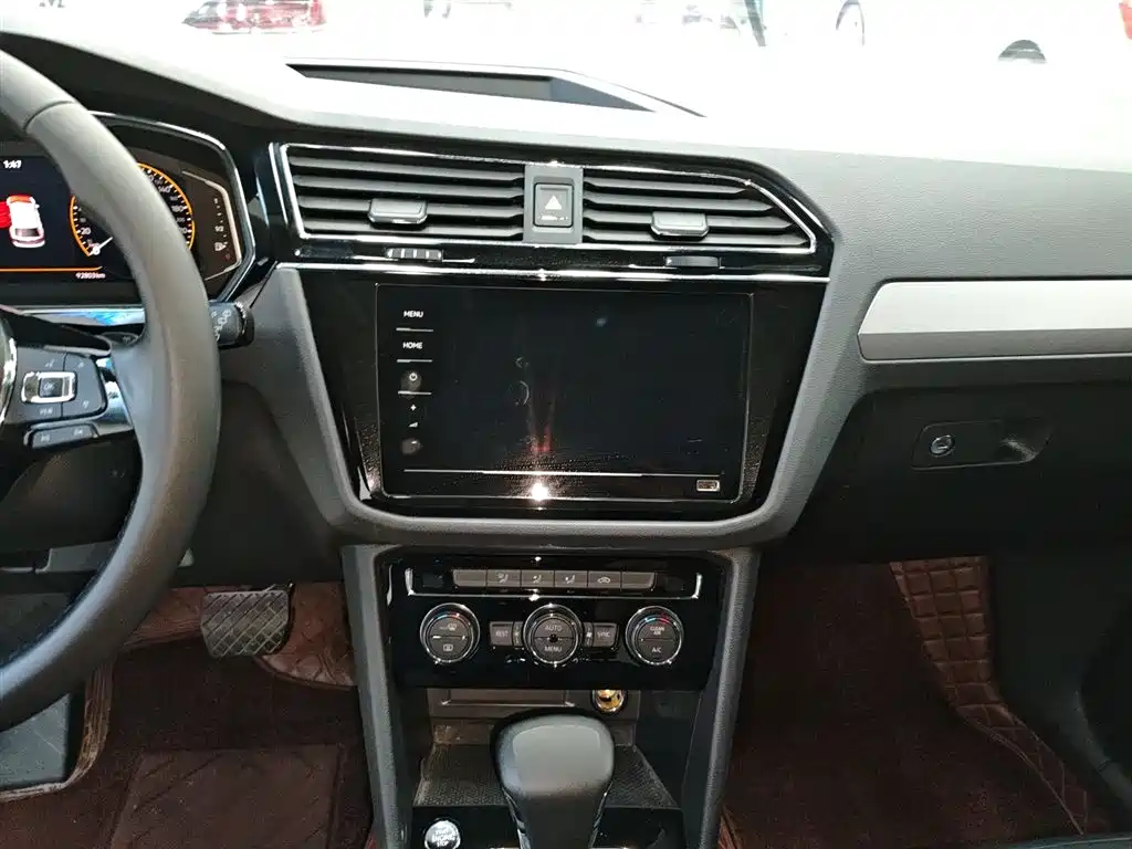 Volkswagen Tiguan L 2021 — фото 13