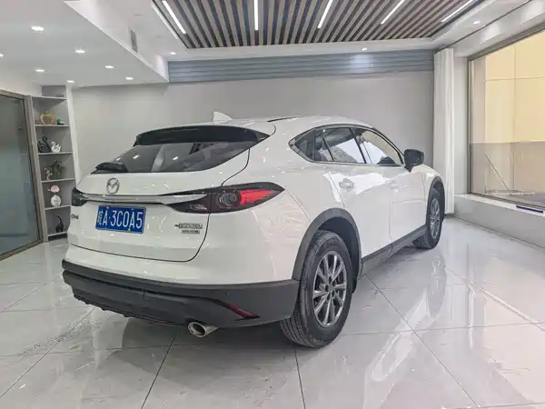 Mazda CX-4 2021