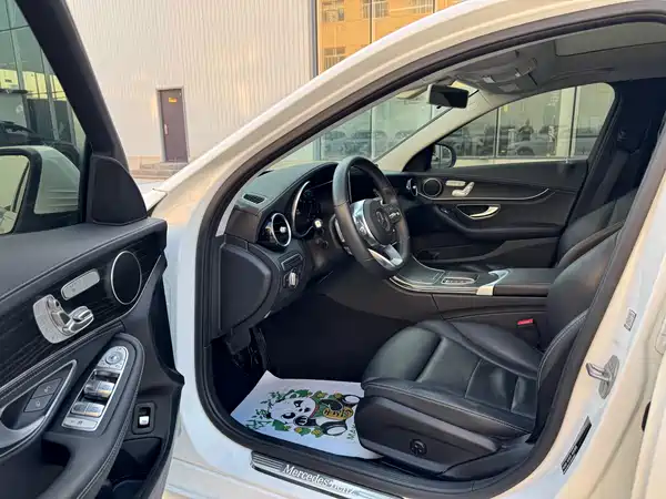 Mercedes-Benz C-Class 2020