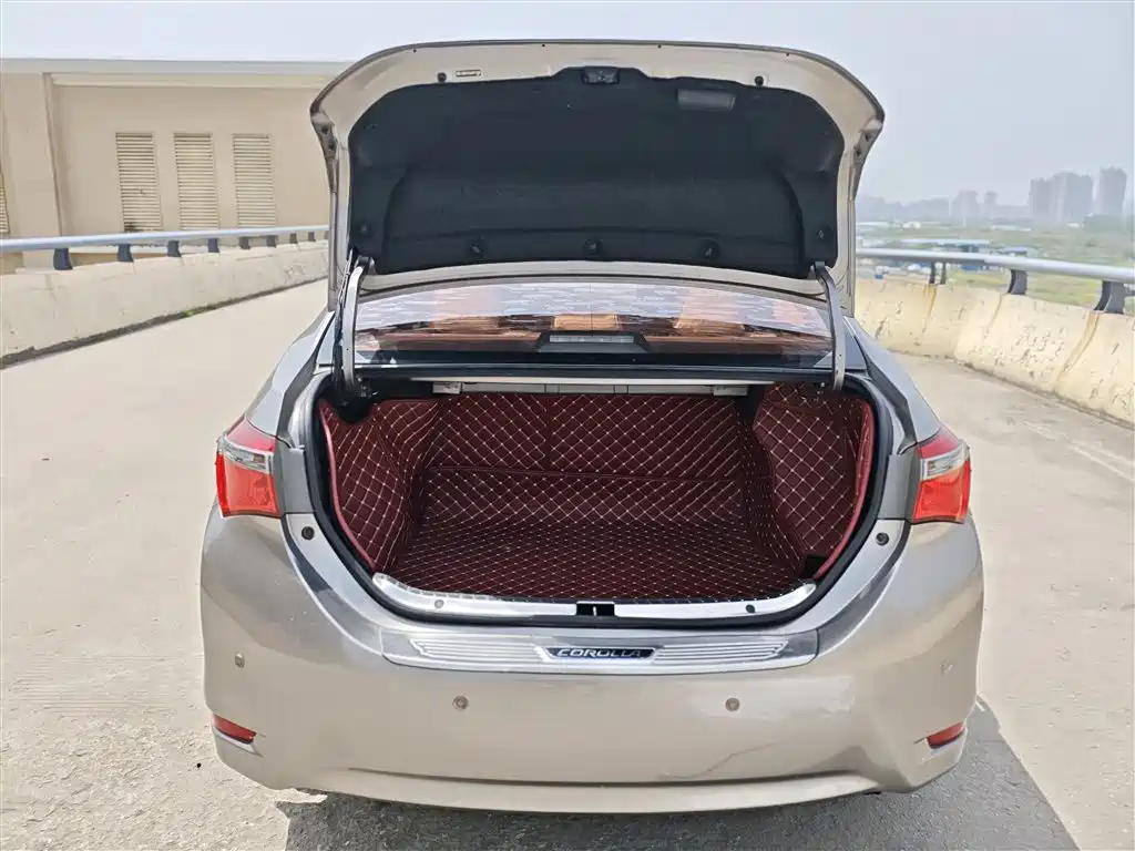 Toyota Corolla 2018 — фото 19