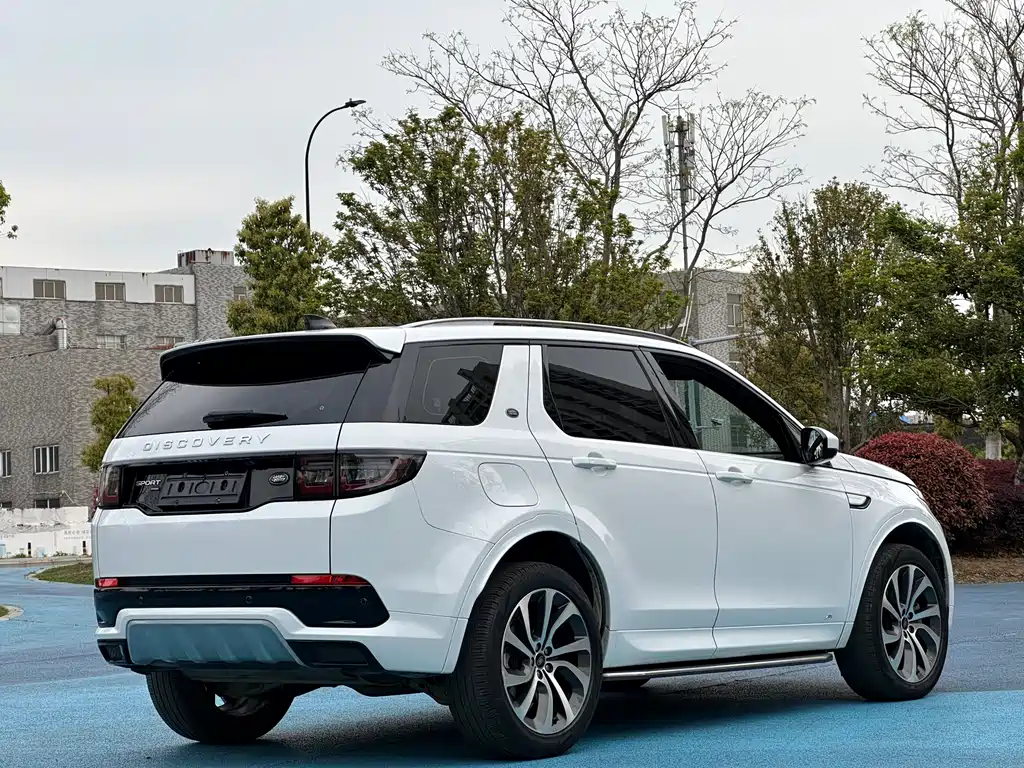 Land Rover Discovery Sport 2023 — фото 11