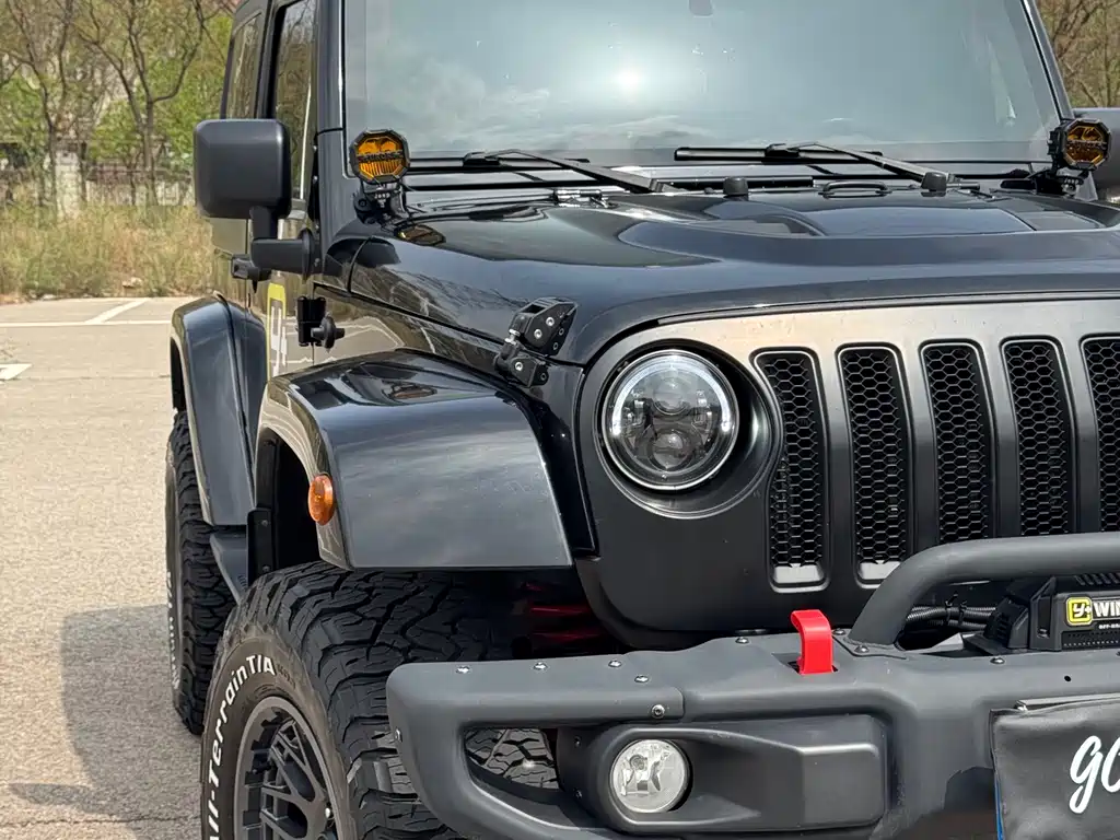 Jeep Wrangler 2010 — фото 13