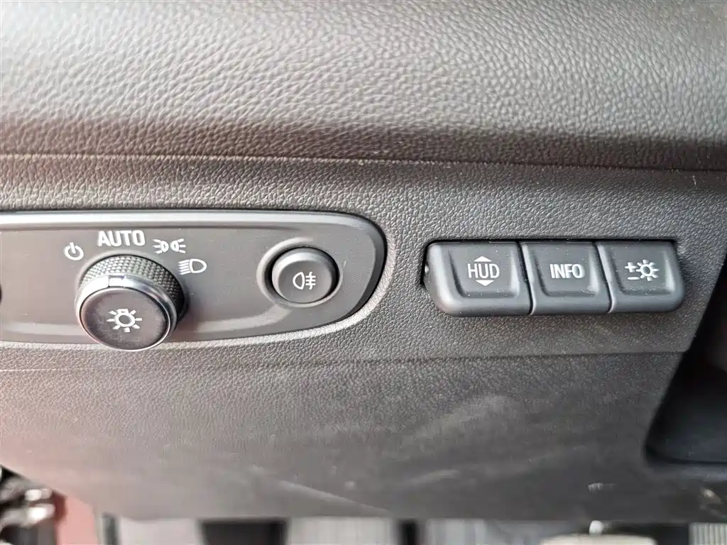 Buick Envision Plus 2023 — фото 18
