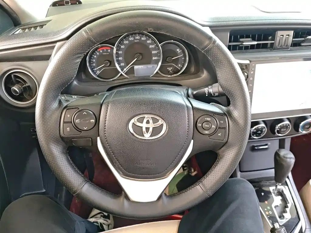 Toyota Corolla 2018 — фото 11