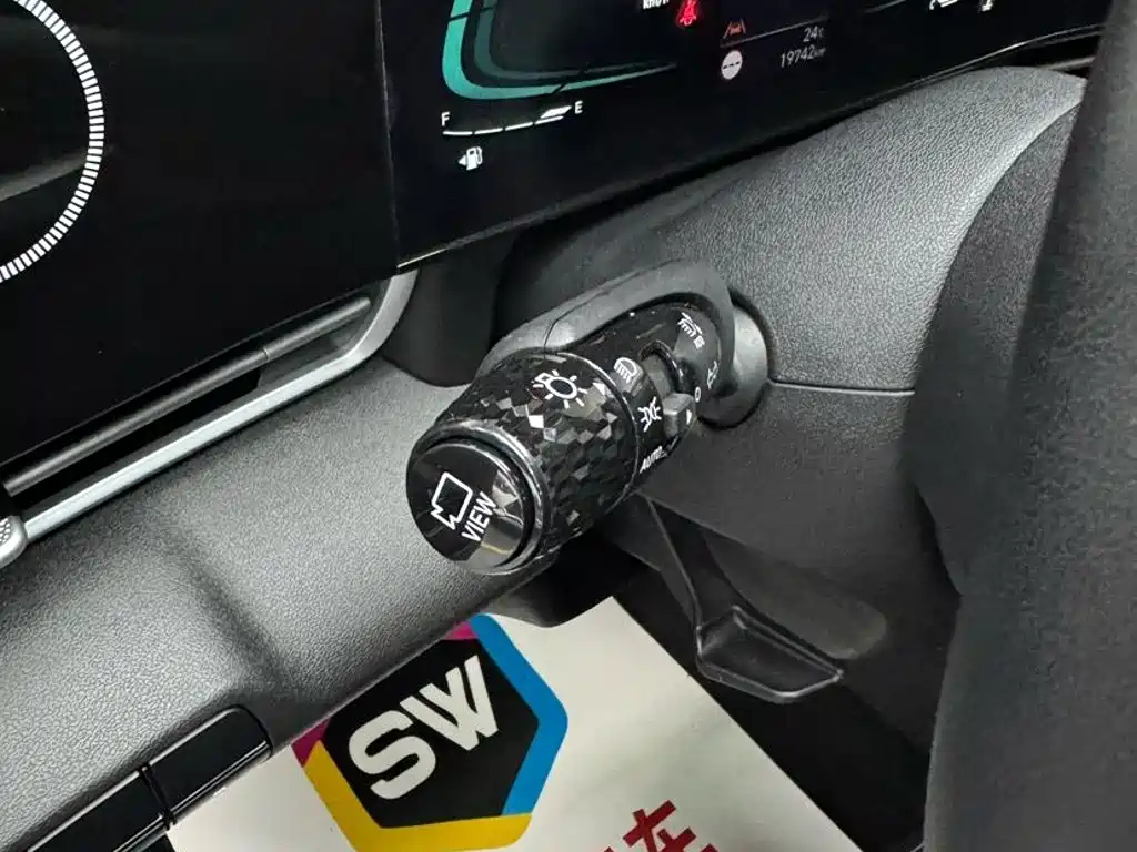 Hyundai Elantra 2023 — фото 15
