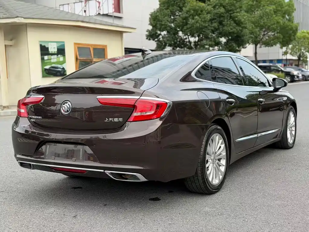 Buick LaCrosse 2017 — фото 15