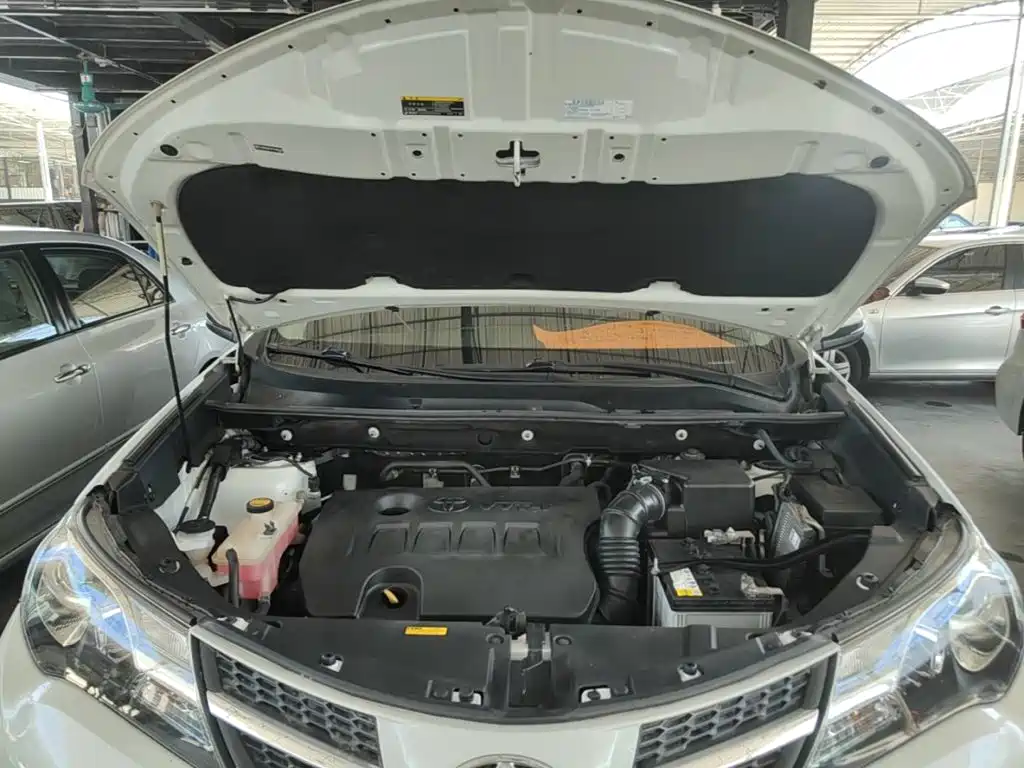 Toyota RAV4 2015 — фото 20