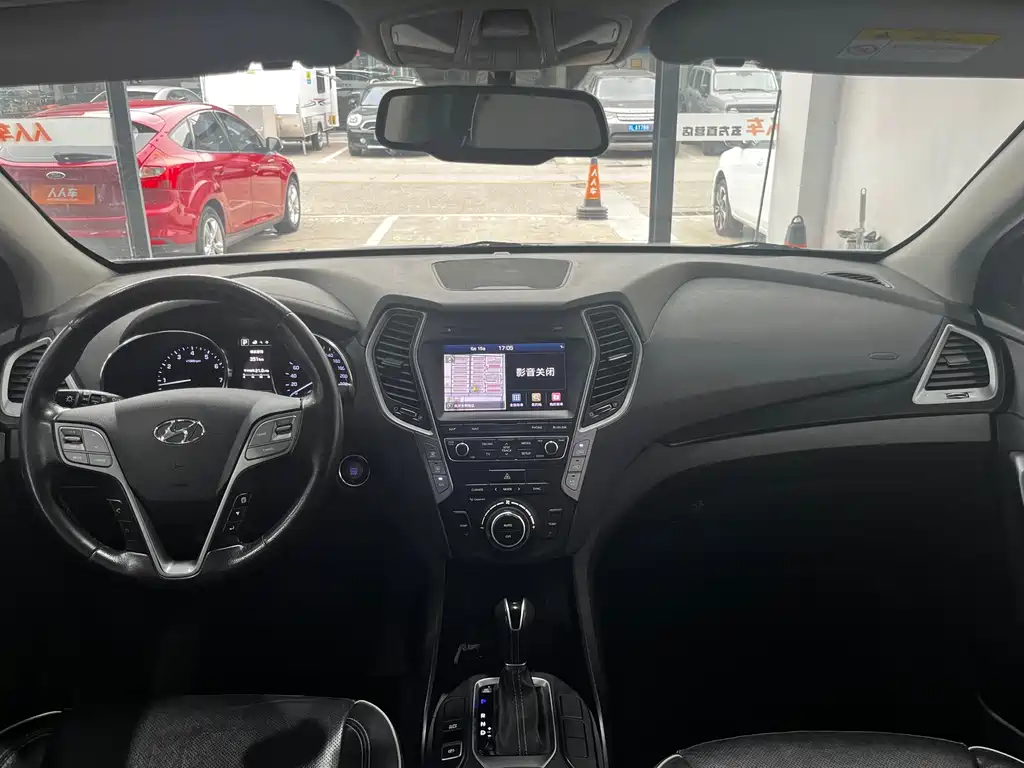 Hyundai Santa Fe 2017 — фото 13