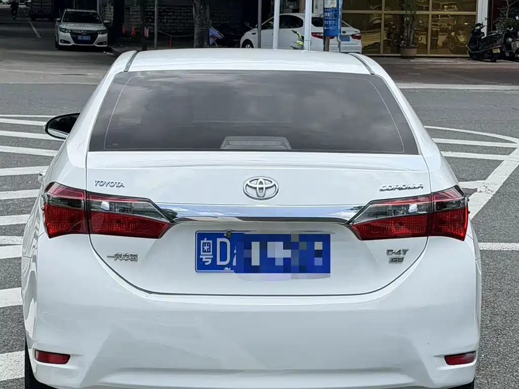Toyota Corolla 2018 — фото 8