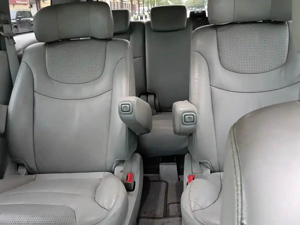 Luxgen Big 7 MPV 2015 — фото 16