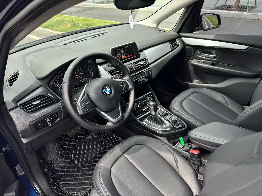 BMW 2 Series Active Tourer 2016 — фото 3