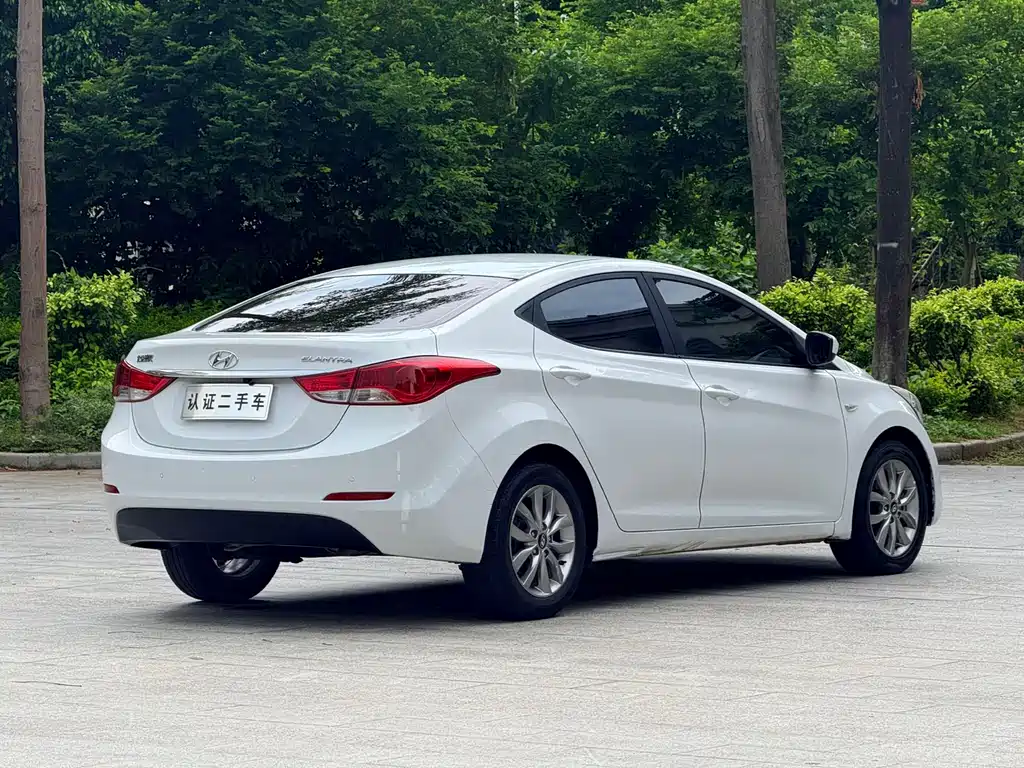 Hyundai Elantra Langdong 2015 — фото 20