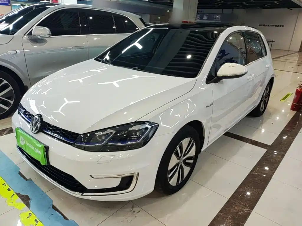 Volkswagen Golf EV 2020
