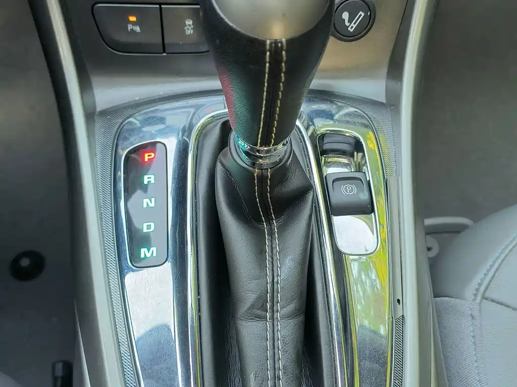 Chevrolet Malibu 2015 — фото 10