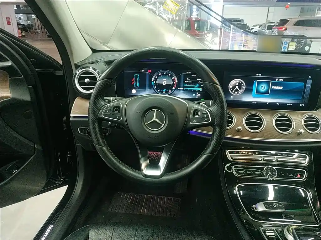Mercedes-Benz E-Class 2017 — фото 11