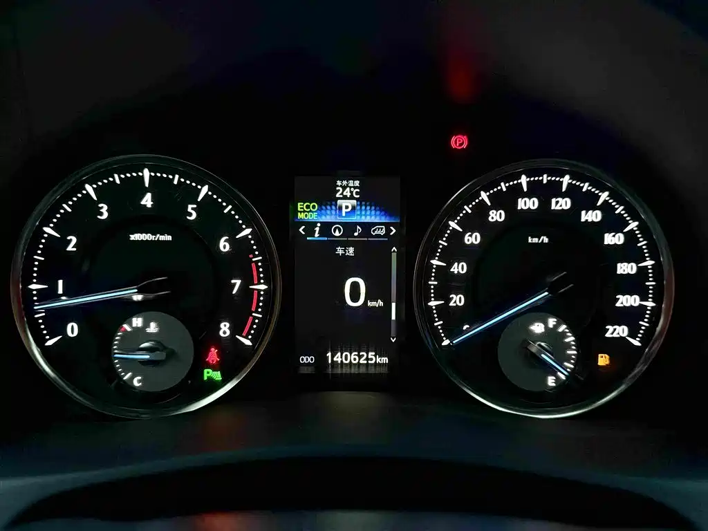 Toyota Alphard 2017 — фото 13