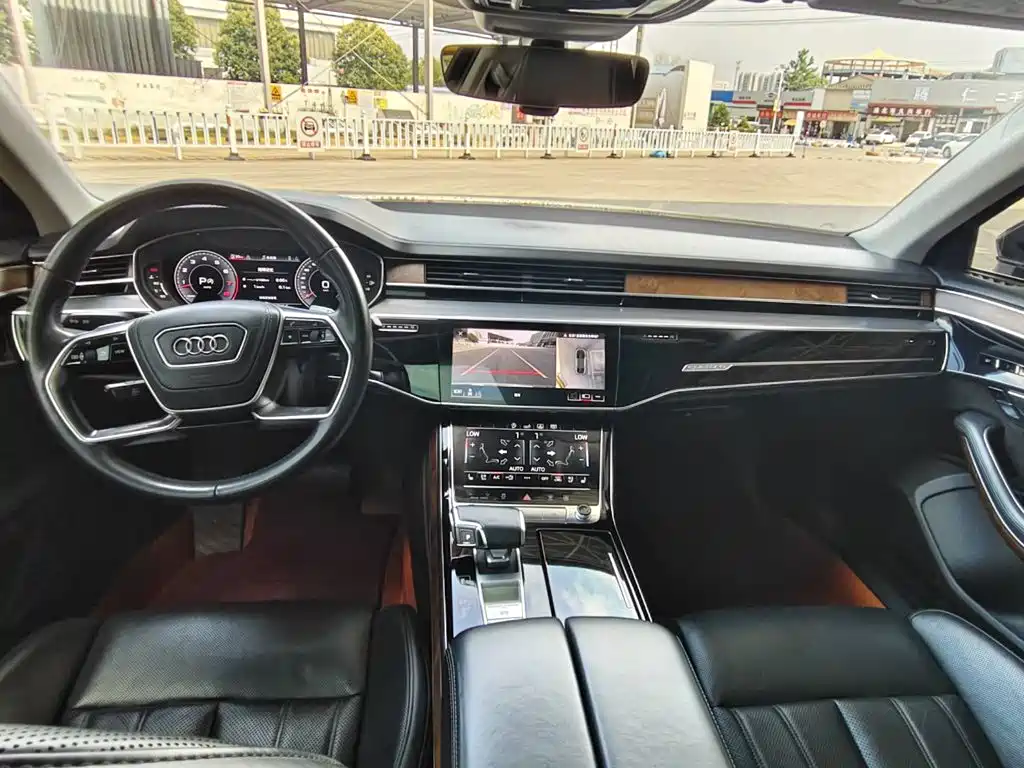Audi A8 2020 — фото 11