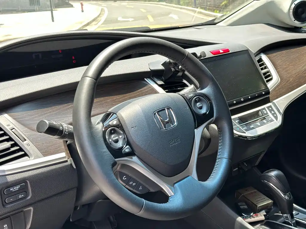 Honda Jade 2016 — фото 12