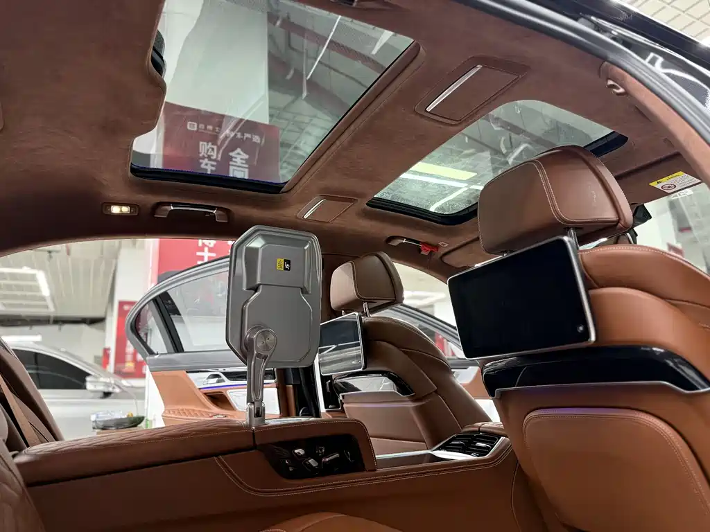 BMW 7 Series 2022 — фото 16