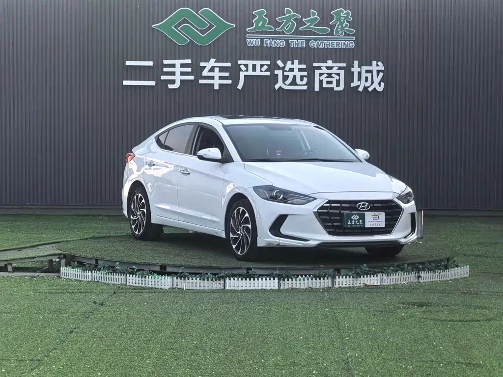 Hyundai Elantra 2020 — фото 3