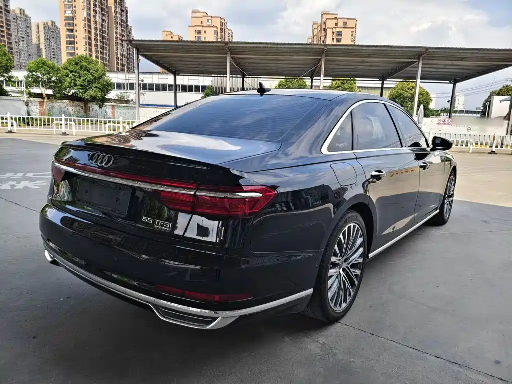 Audi A8 2020 — фото 10