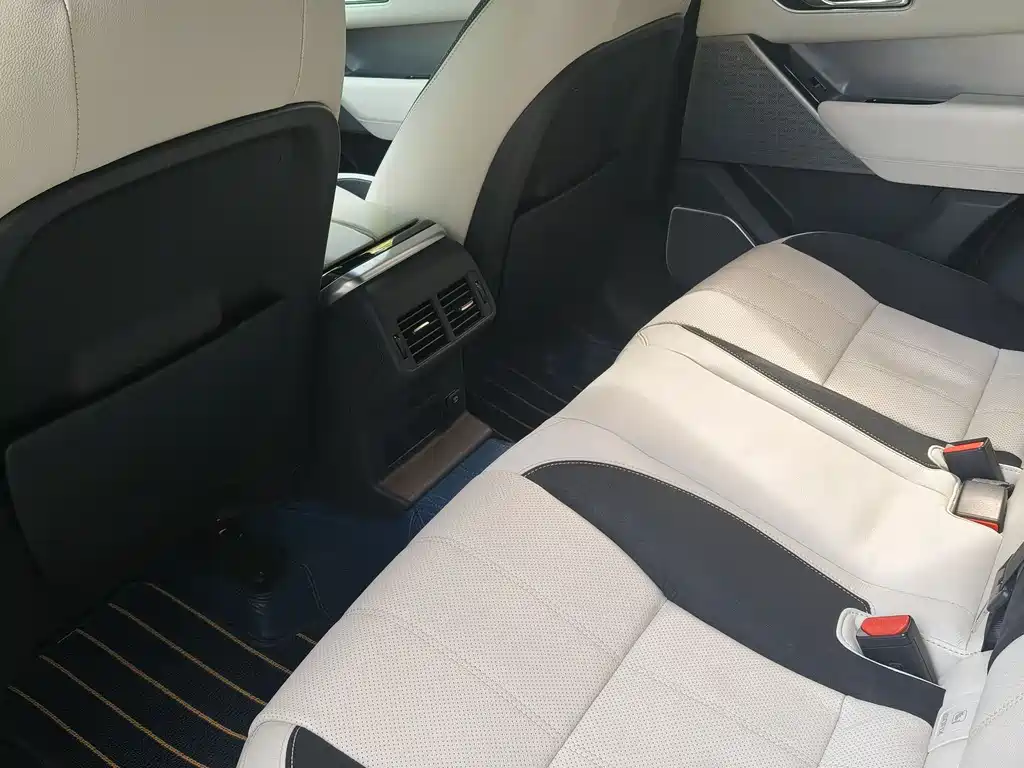 Land Rover Velar 2017 — фото 10