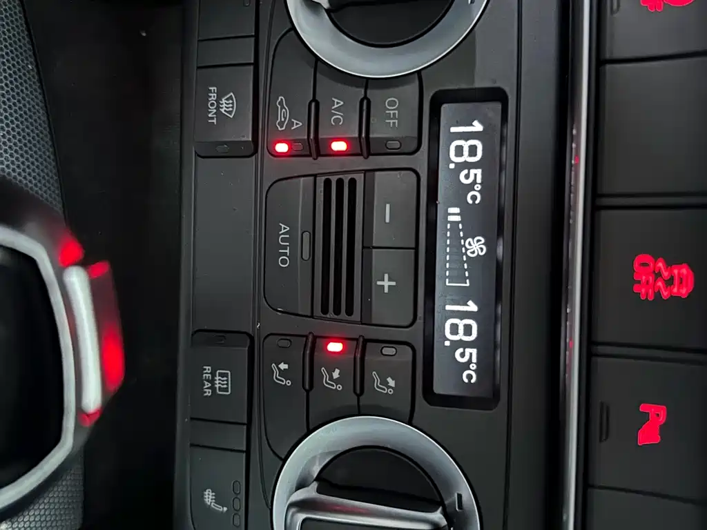 Audi Q3 2015 — фото 10