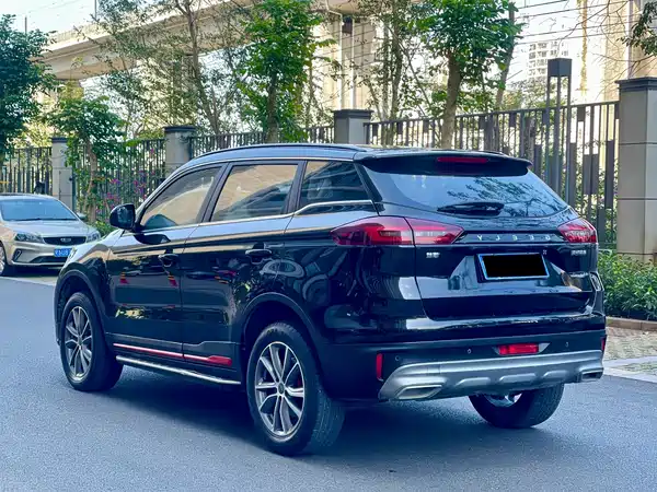 Geely Boyue 2021
