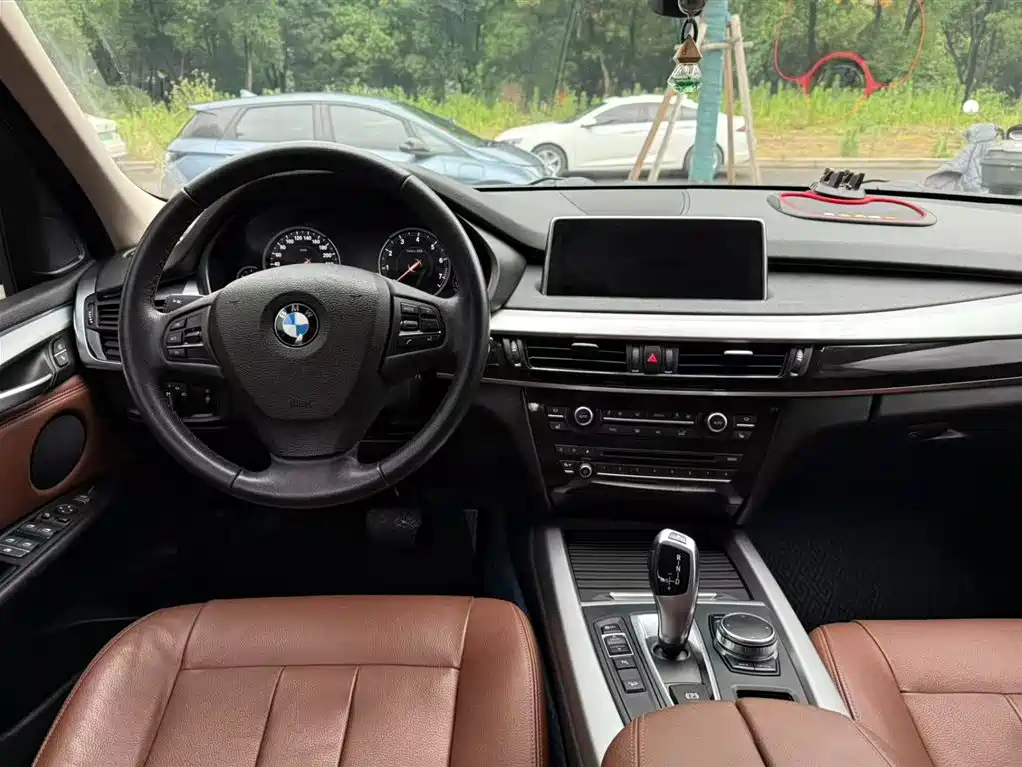 BMW X5 2018 — фото 12