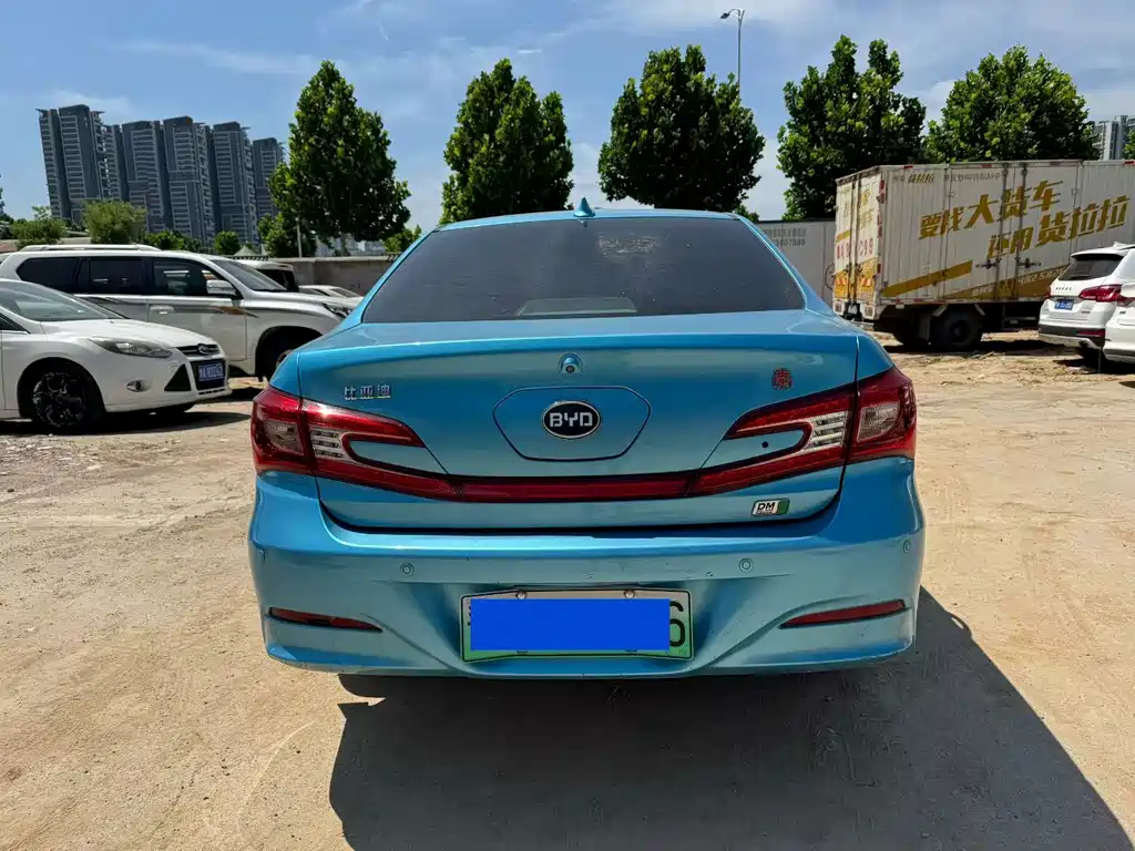 BYD Qin NEV 2014 — фото 8