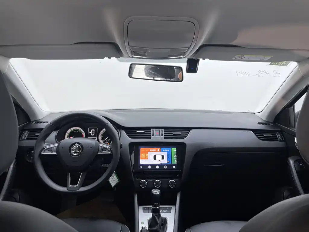 Skoda Octavia 2022 — фото 23