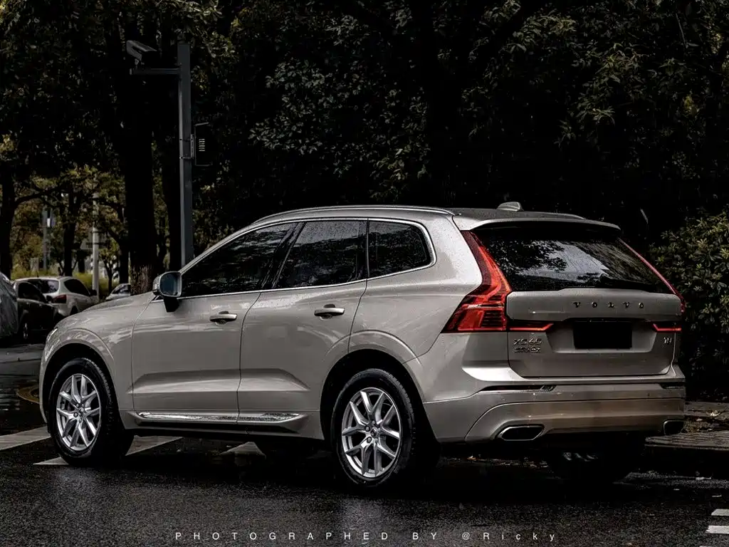Volvo XC60 2020 — фото 10
