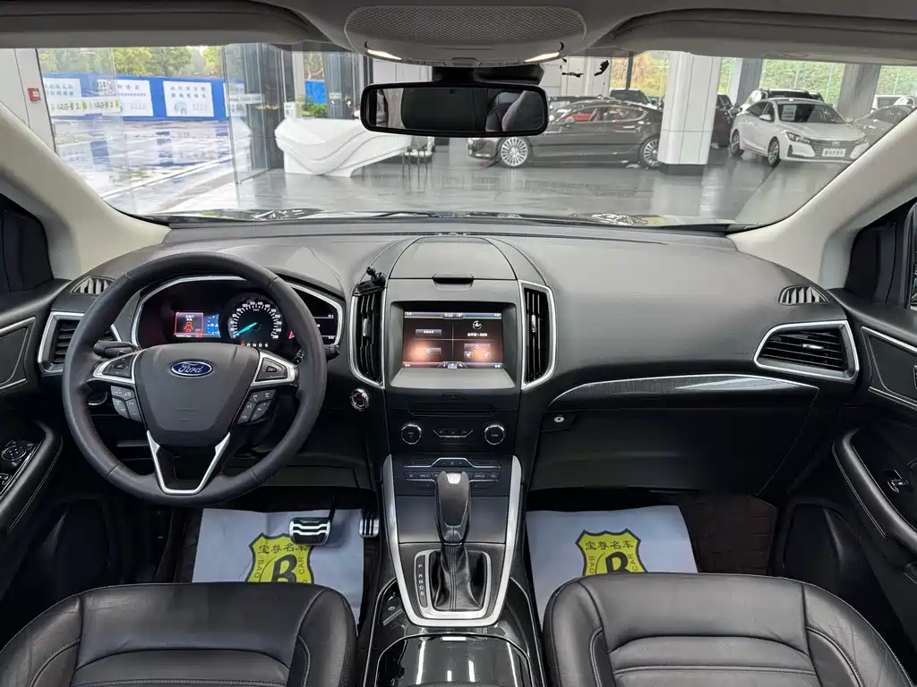 Ford Edge 2016 — фото 10
