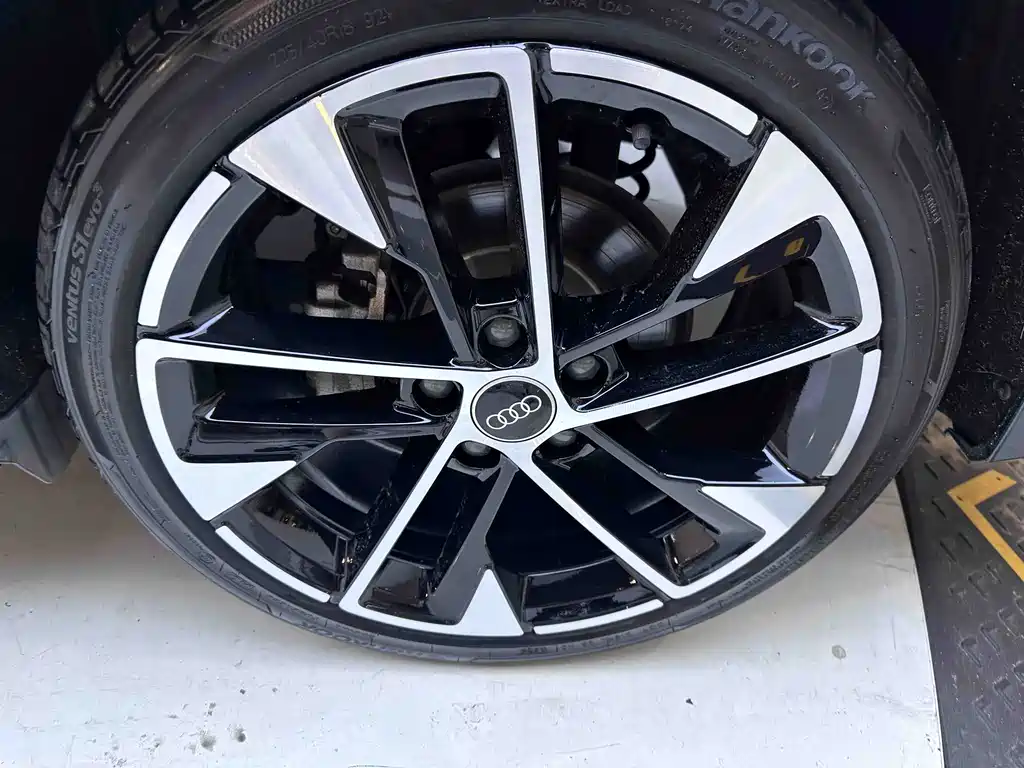Audi A3 2023 — фото 19