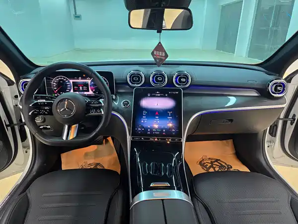 Mercedes-Benz C-Class 2024