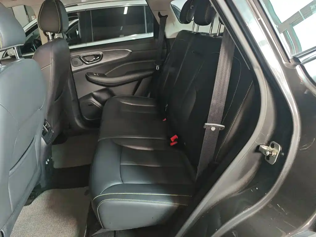 Roewe RX5 New Energy 2021 — фото 13