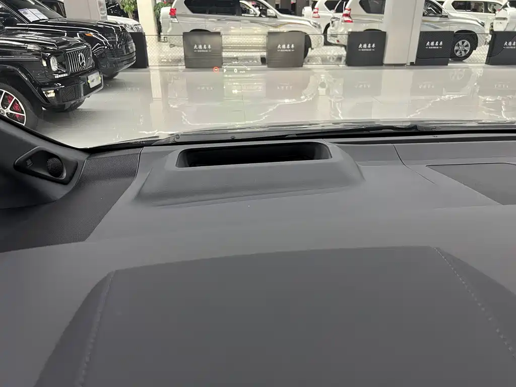 Toyota Vellfire 2023 — фото 24