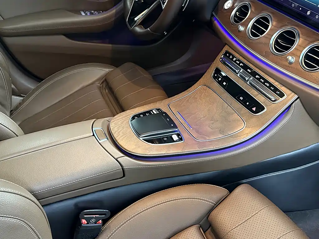 Mercedes-Benz E-Class 2021 — фото 10