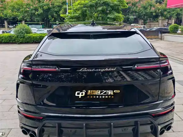 Lamborghini Urus 2021
