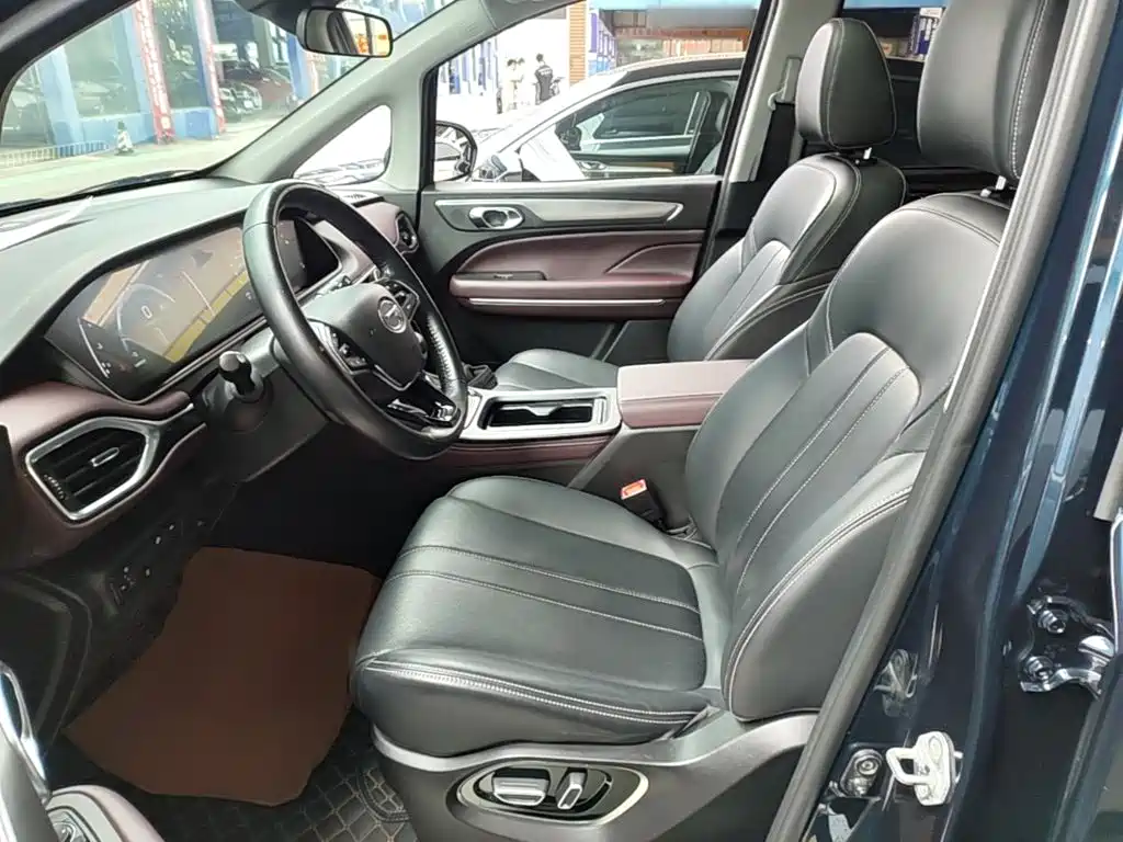 GAC Motor Trumpchi M6 2021 — фото 15