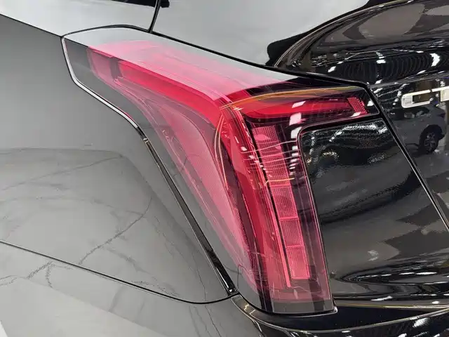 Cadillac CT5 2022 — фото 18