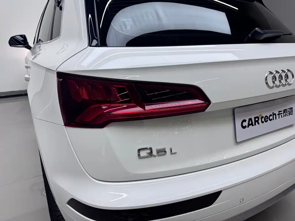 Audi Q5L 2018 — фото 6