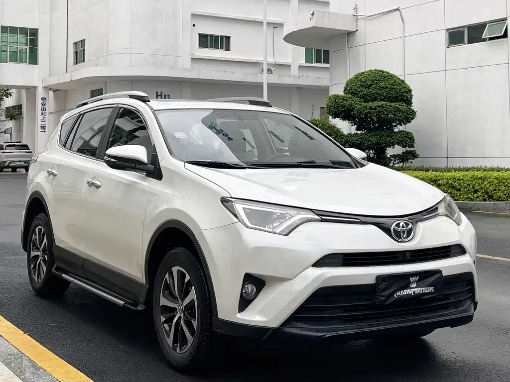 Toyota RAV4 2016 — фото 7