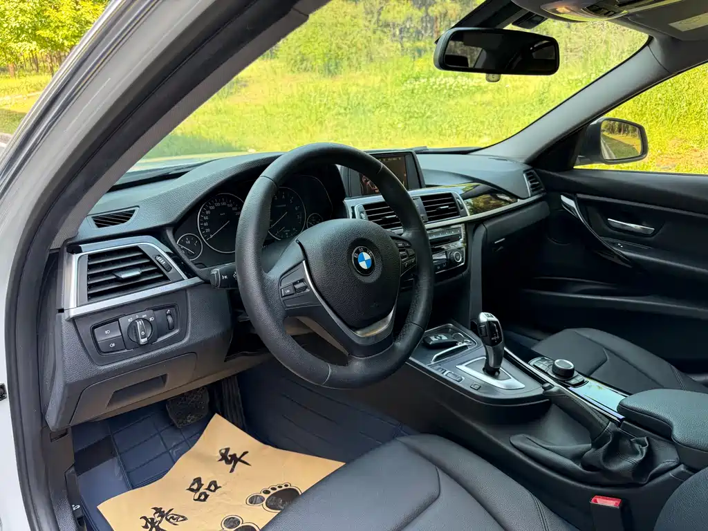 BMW 3 Series 2017 — фото 9