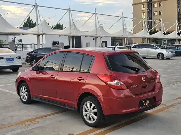 Nissan Tiida 2010