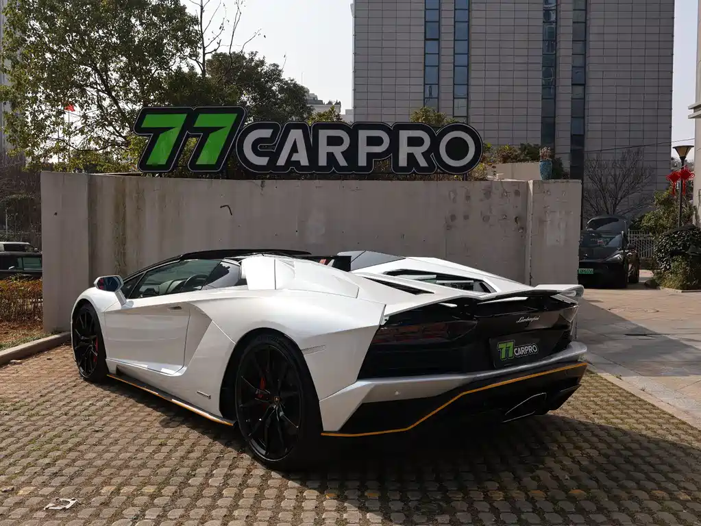 Lamborghini Aventador 2019 — фото 11