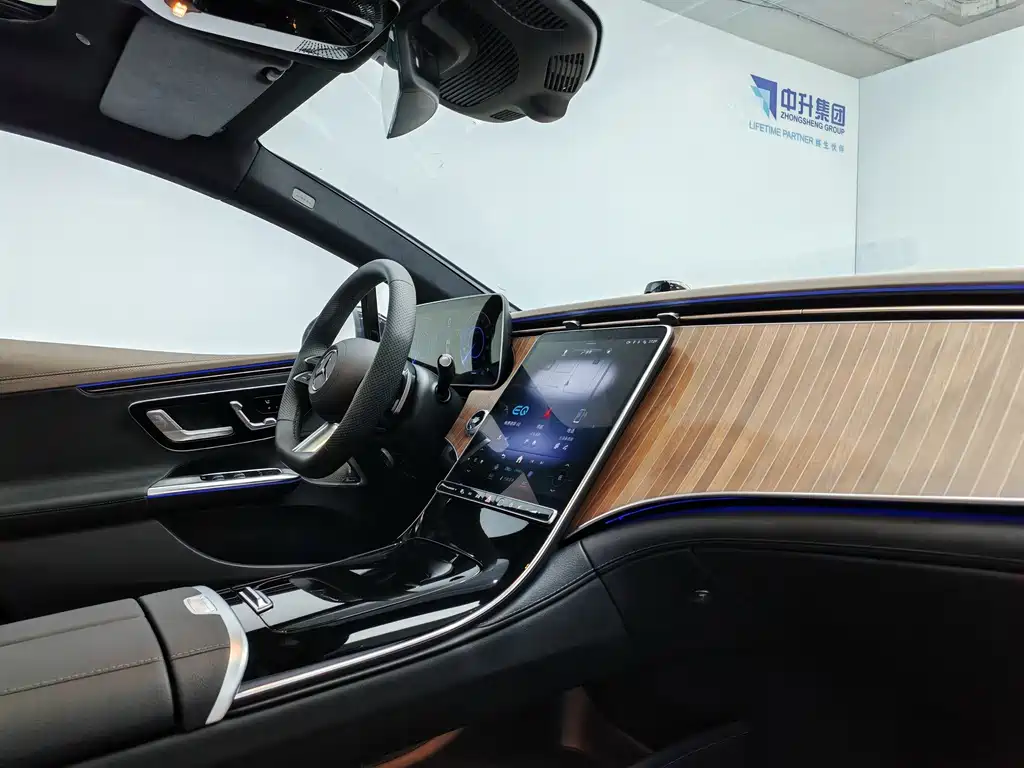 Mercedes-Benz EQE 2025 — фото 15