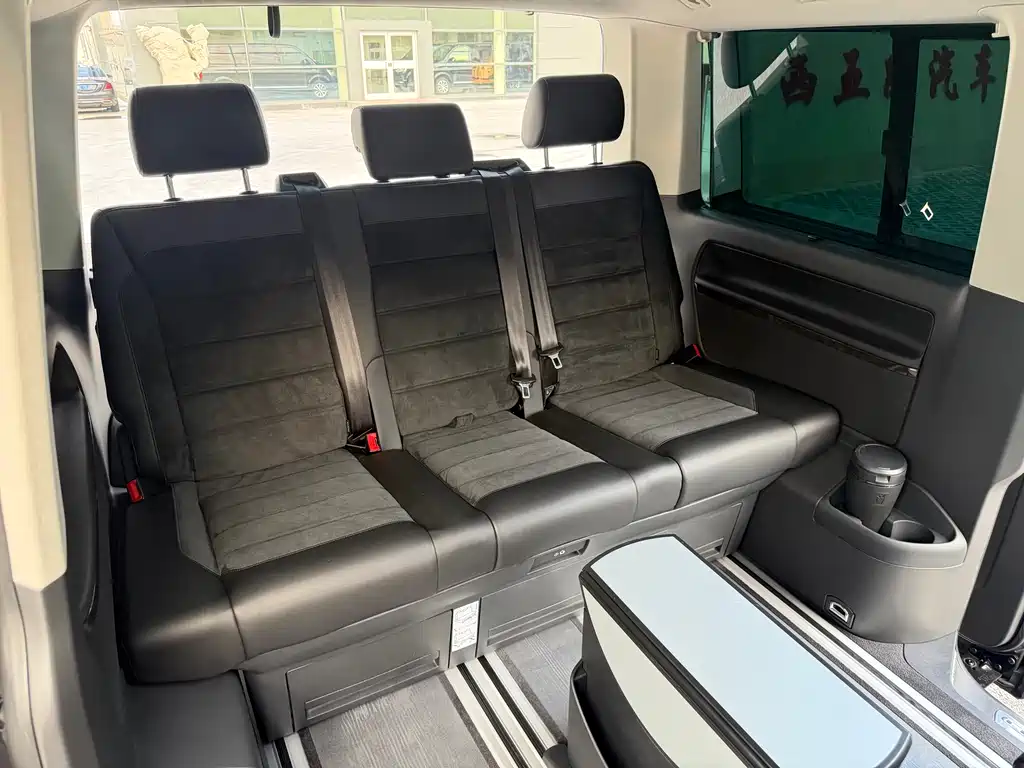 Volkswagen Multivan 2018 — фото 16