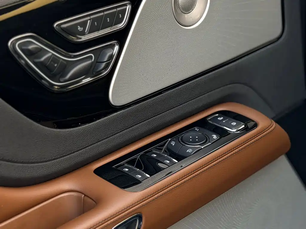 Lincoln Aviator 2021 — фото 4